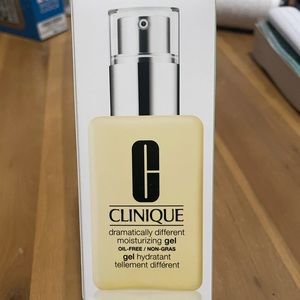 🌸2 For $25🌸 Clinique dramatically different moisturizing gel oil free